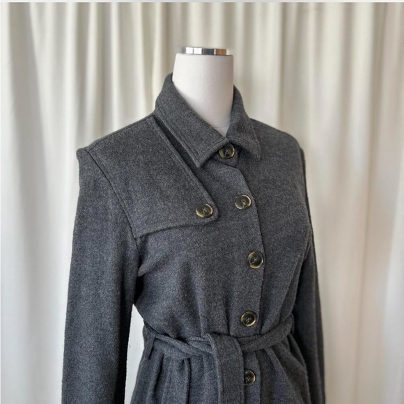 J. McLaughlin 100% Merino wool belted sweater Grey Medium. - Picture 3 of 8